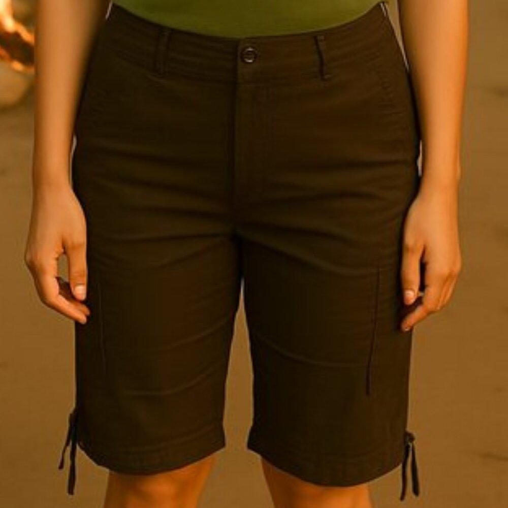 Shorts size 6 Petite Alia Black Utility Cargo 6 Pockets vacay